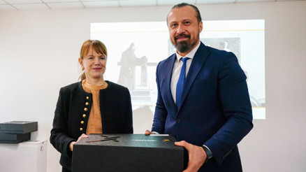 Demirören Medya Lisesi, şehit edilen öğretmenleri unutmadı