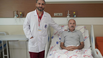 Nadir görülen at nalı böbreği tedavi edildi