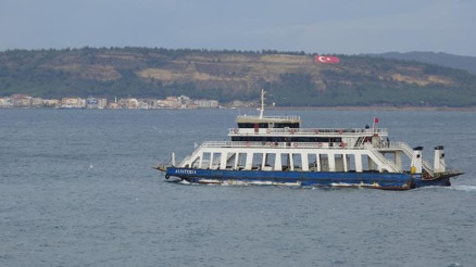 Bozcaada ve Gökçeada’ya tüm feribot seferleri iptal edildi