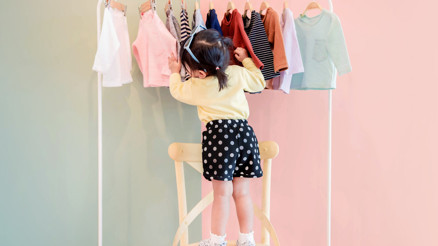 Çocuğunuzu ‘yetişkin gibi’ giydirirken bir daha düşünün… Hem gelişimi etkiliyor hem de pedofili tehlikesine zemin hazırlıyor | 5 SORU 5 YANIT Çocuğunuzu ‘yetişkin gibi’ giydirirken bir daha düşünün… Hem gelişimi etkiliyor hem de pedofili tehlikesine zemin hazırlıyor | 5 SORU 5 YANIT