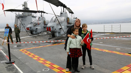 TCG Anadoluya, Kocaeli’de ziyaretçi akını