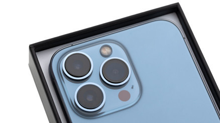 iPhone fiyatları 1 Aralık 2023: Apple iPhone fiyatları ne kadar oldu iPhone modellerine zam geldi... 49 bin 999 liraya satılan iPhone 15in fiyatı yüzde 8 zam görerek 53 bin 999 oldu...