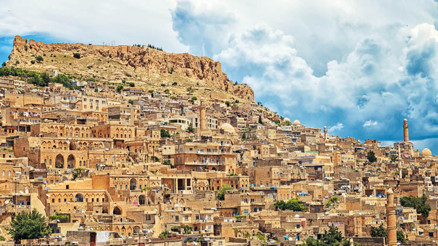 Gündüzü seyranlık gecesi gerdanlık