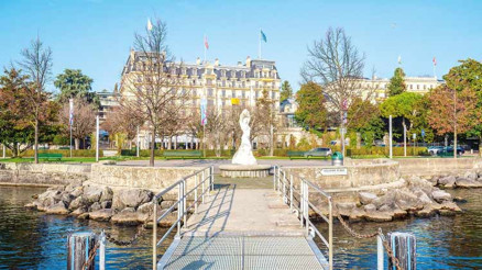 Kuruluş imzasının izinde...