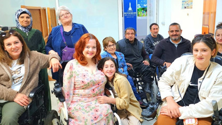 Umut Kaşanla Vitrin Bizler dolgu malzemesi değiliz