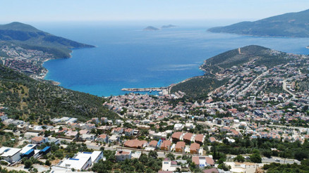 Kaş’ta kaçak yapı bilmecesi Kaş’ta kaçak yapı bilmecesi