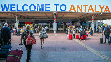 Antalya turizm tarihinin rekorunu kırdı Antalya turizm tarihinin rekorunu kırdı