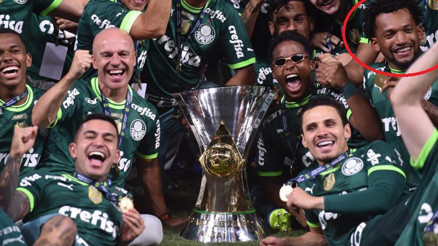 Brezilya Serie Ada şampiyon Palmerias Eski Fenerbahçeli Jailson kupa kaldırdı...