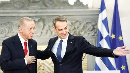 Atina’yla tarihi imza