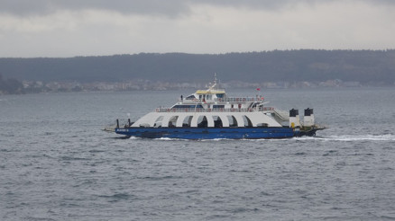 Bozcaada ve Gökçeada feribot seferlerine fırtına engeli
