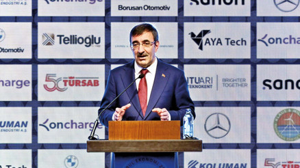 ‘Ekonomi yıl sonunda 1.1 trilyonluk büyüklüğe ulaşır’ ‘Ekonomi yıl sonunda 1.1 trilyonluk büyüklüğe ulaşır’