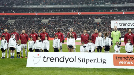 Beşiktaş - Fenerbahçe derbisinin ardından dikkat çeken eleştiri: Kadro mühendisliğini kim yaptıysa, transferlere kim izin verdiyse ondan hesap sorulmalı