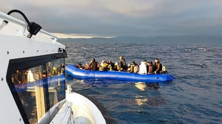 Ayvalıkta iki ayrı operasyon: 43 göçmen kurtarıldı, 48 göçmen yakalandı