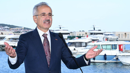 Bakan Uraloğlu açıkladı: Kruvaziyer yolcu sayısı hedefini aştık Bakan Uraloğlu açıkladı: Kruvaziyer yolcu sayısı hedefini aştık