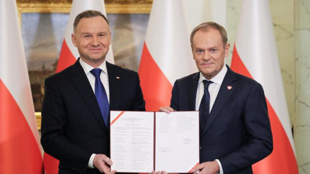 Tusk hükümeti göreve başladı