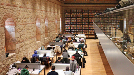 İyileştiren Kütüphanenin tanıtımı yapıldı... Bibliyoterapi eğitimleri gerçekleşiyor