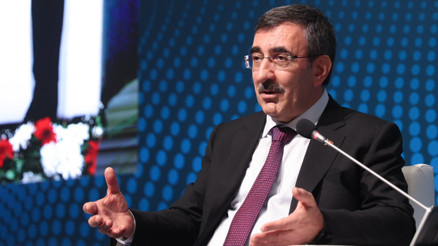 Son dakika haberi Cumhurbaşkanı Yardımcısı Yılmaz oran verdi İşte memur ve emeklisi için beklenen zam