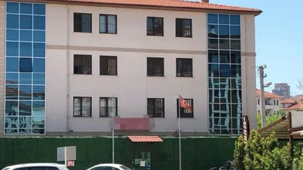 Yatalak hasta tazyikli su ile öldürüldü iddiasında 12 hasta bakıcı yargılanıyor Tanık: Kameraların olmadığı bölümlerde yaşanıyordu