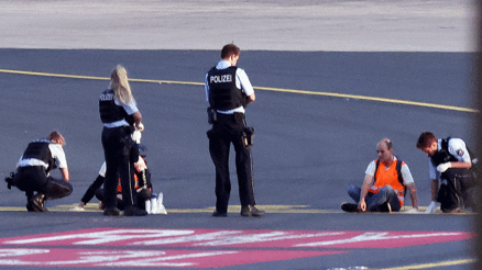 Lufthansa aktivistlerden 740 bin Euro tazminat istiyor