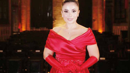 Kız çocuklarının ilham perisi... Soprano Ceylan öğretmen Kız çocuklarının ilham perisi... Soprano Ceylan öğretmen