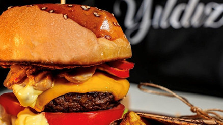 Yöresel tadın dünya lezzeti ile buluşması: Sürk çökelekli hamburger tarifi