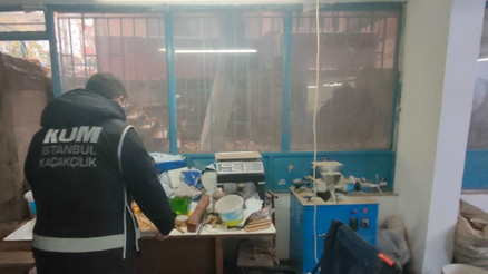 Küçükçekmecede operasyon: Fildişi mamut ve bufalo boynuzları ile balina dişleri ele geçirildi Piyasa değeri 4 milyon TL...