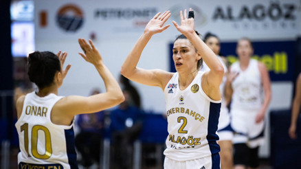 Fenerbahçe Alagöz Holding zirvedeki yerini korudu