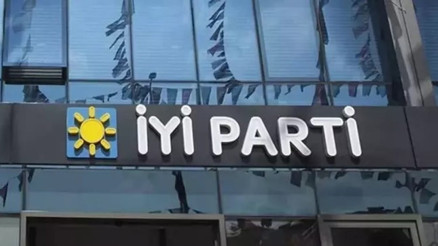 İYİ Partide bir istifa daha... Yüksel Arslan partiden istifa etti İYİ Partide bir istifa daha... Yüksel Arslan partiden istifa etti