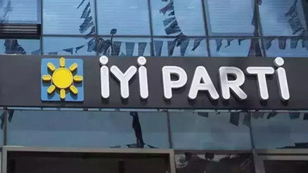 İYİ Partide 4 ilçe başkanı Ankarada görevden alındı