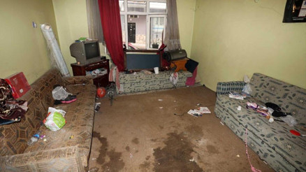 Ankara Yenimahalle’de bir evden 3 ton çöp çıktı