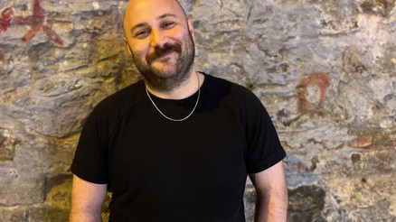 New York - İstanbul arasında gezen bir şair