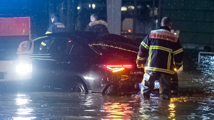 ‘Zoltan’ yıktı geçti