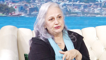 Nihal Menzil: Gerçek annemi 17 yaşında tanıdım