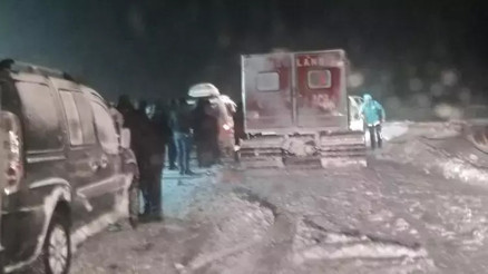 Ağrıda yol açma çalışmasında facia