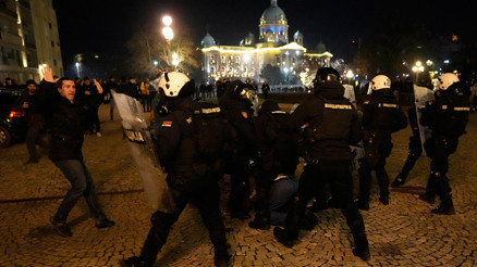 Sırbistanda seçim sonrası protestolar