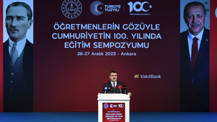 Cumhuriyetin 100’ncü Yılında Eğitim Sempozyumu Cumhuriyetin 100’ncü Yılında Eğitim Sempozyumu