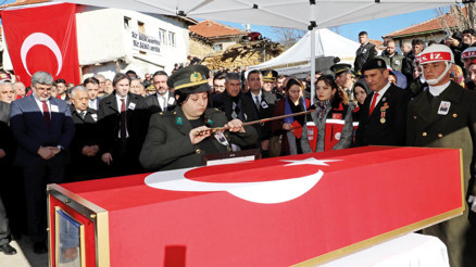 Vatan size minnettar Vatan size minnettar