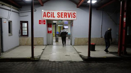 İzmirde önce sokakta sonra hastanede bıçaklı saldırı