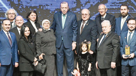 Bilimde de zirveyi hedefliyoruz Bilimde de zirveyi hedefliyoruz