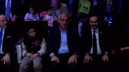 Bakan Ersoy ve Kacır Rafadan Tayfa filminin galasına katıldı