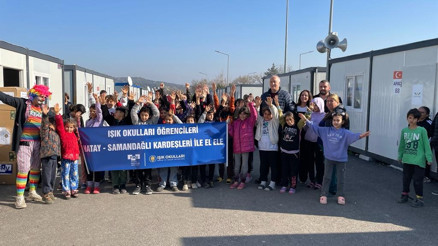 Depremzedelere yeni yıl hediyesi