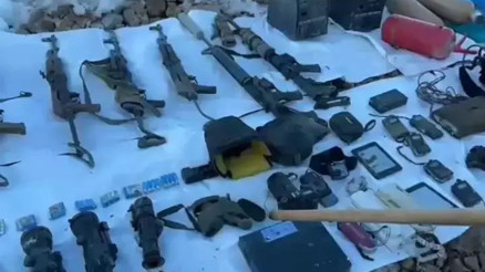 Pençe Kilit Operasyonu bölgesinde teröristlere ait mağarada çok sayıda silah ve mühimmat ele geçirildi