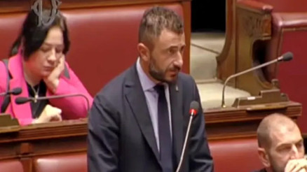 İtalyanın konuştuğu skandal: Vekilin silahı ateş aldı, bir kişi yaralandı Teste girmemek için dokunulmazlığını kullandı