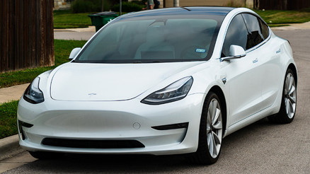 Tesla 1.6 milyon aracını geri çağırdı