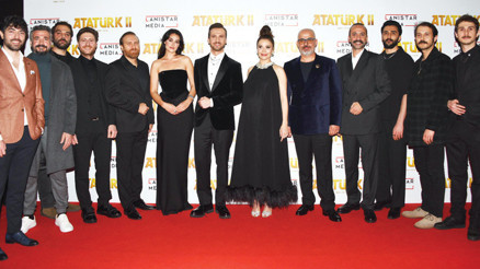 Atatürk 1881-1919un galası yapıldı... Yürüyelim arkadaşlar