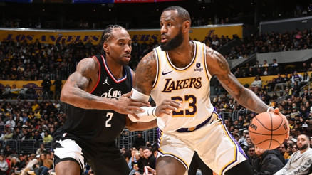 NBAde Gecenin Sonuçları: Los Angeles derbisini Lakers kazandı LeBron James maça damga vurdu...