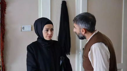 8 Ocak Kızıl Goncalar yeni bölümü var mı, neden yok Kızıl Goncalar bu akşam var mı, yeni bölümü ne zaman yayınlanacak 8 Ocak Pazartesi Fox Tv yayın akışı