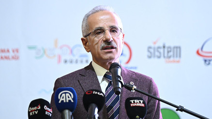 Ulaştırma ve Altyapı Bakanı Abdulkadir Uraloğlu: Artık 2028 yılı, 2035 yılı, 2053 yılı ve 2070 yılı planlamasını yapan bir Türkiye var Ulaştırma ve Altyapı Bakanı Abdulkadir Uraloğlu: Artık 2028 yılı, 2035 yılı, 2053 yılı ve 2070 yılı planlamasını yapan bir Türkiye var