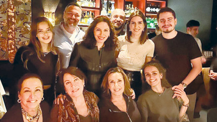 Ezo Sunala doğum günü kutlaması