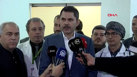 AK Parti İstanbul Büyükşehir Belediye Başkan Adayı Murat Kurum, saldırıya uğrayan Fatih Camii imamını hastanede ziyaret etti AK Parti İstanbul Büyükşehir Belediye Başkan Adayı Murat Kurum, saldırıya uğrayan Fatih Camii imamını hastanede ziyaret etti